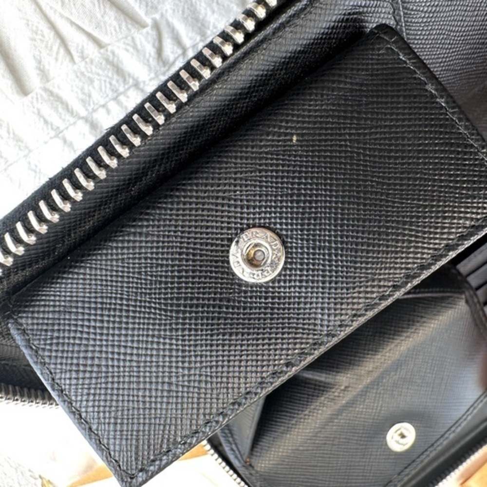 AUTHENTIC Prada wallet. Black. - Picture 12 of 13
